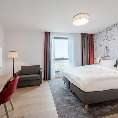 Intercityhotel Отель 4*